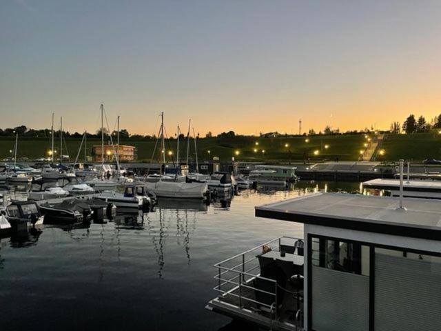 Hausboot Schiff Fuer 4 Personen Ca, 33 M Sup2 In Braunsbedra, Sachsen Anhalt Halle Saale Unstrut Region Exteriör bild