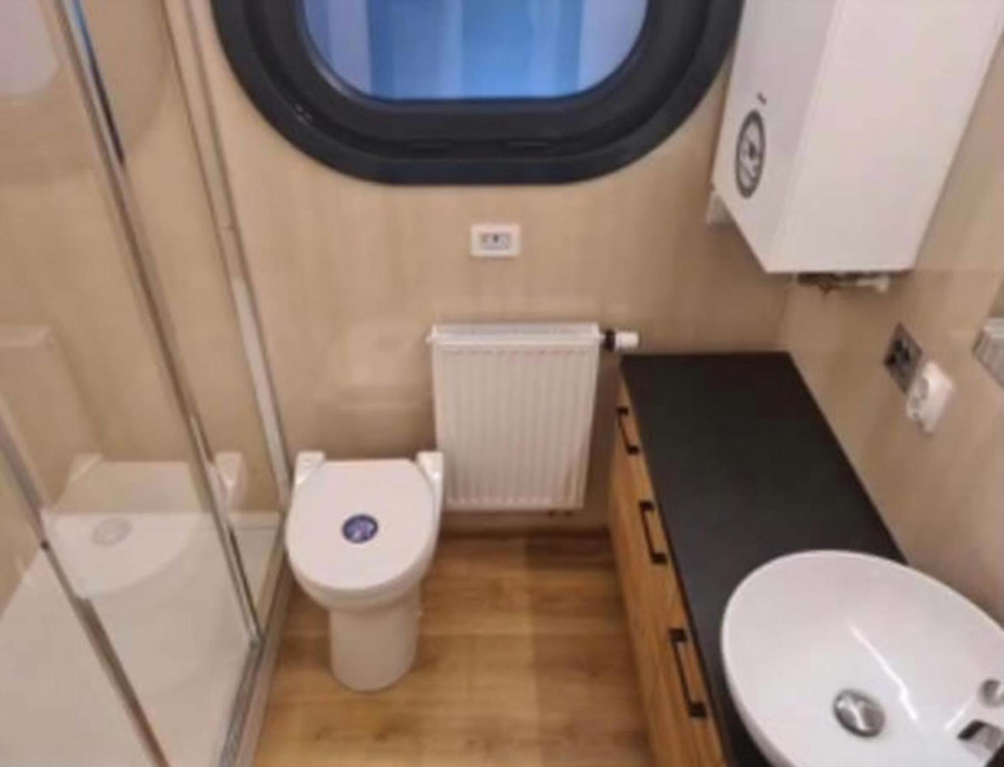 Hausboot Schiff Fuer 4 Personen Ca, 33 M Sup2 In Braunsbedra, Sachsen Anhalt Halle Saale Unstrut Region Exteriör bild