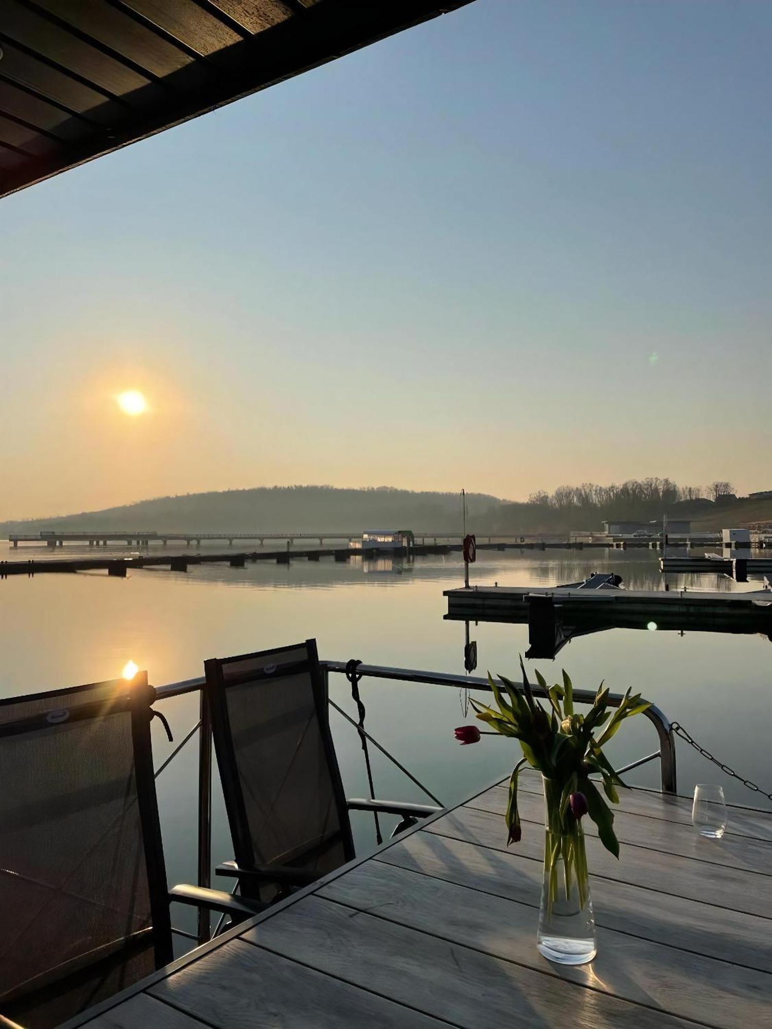 Hausboot Schiff Fuer 4 Personen Ca, 33 M Sup2 In Braunsbedra, Sachsen Anhalt Halle Saale Unstrut Region Exteriör bild